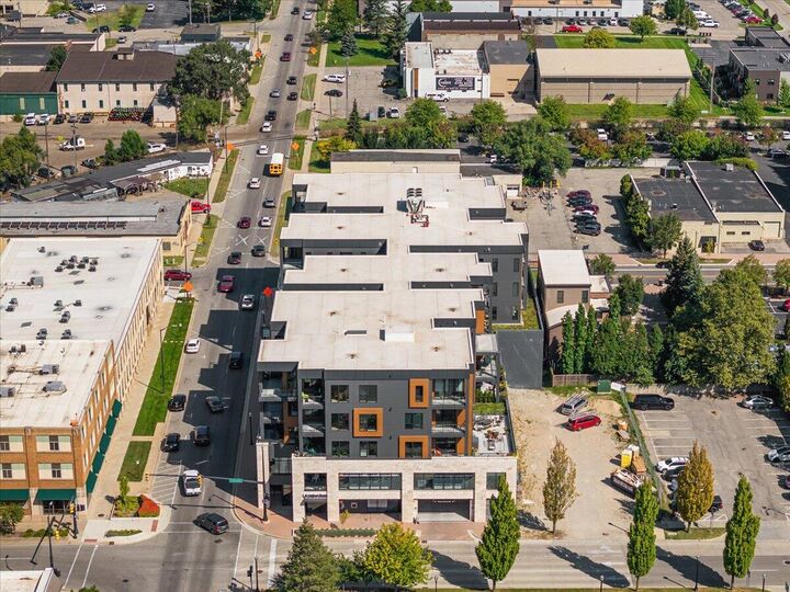 Property Photo:  159 S River Avenue 502  MI 49423-2863 