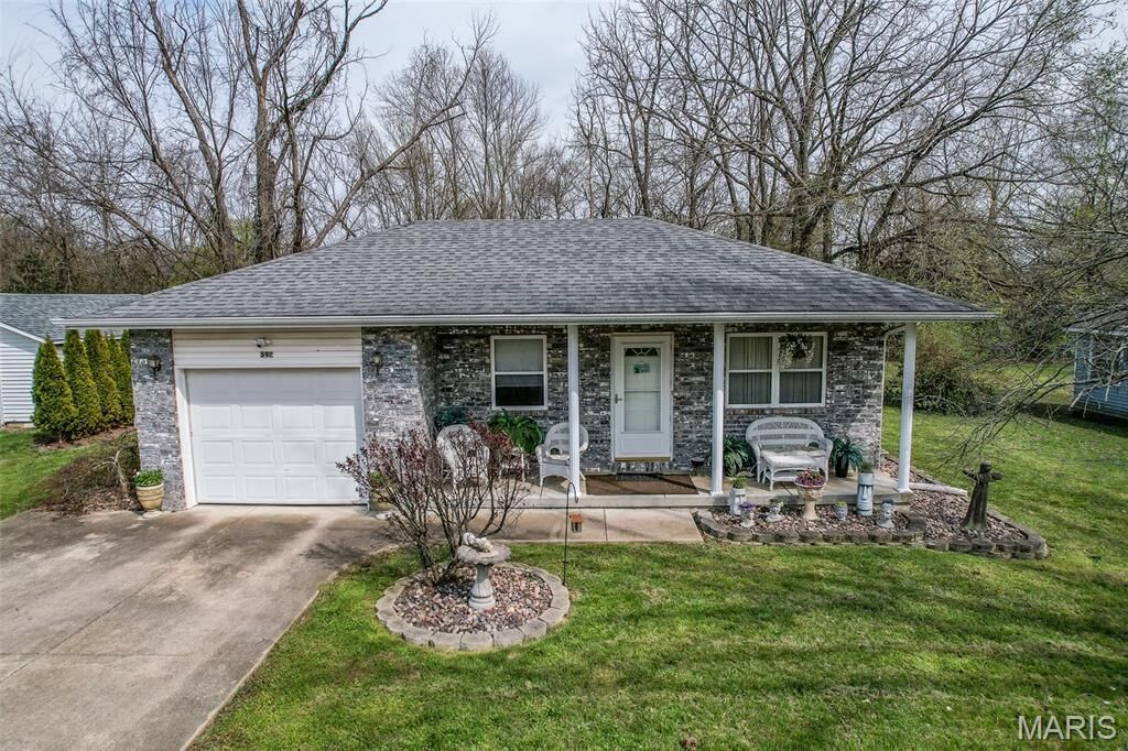 Property Photo: 592 Center Avenue MO 65536