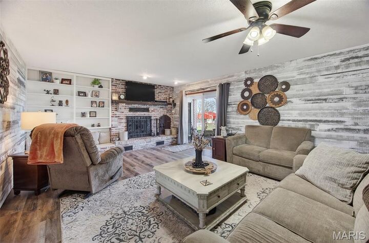 Property Photo: 22762 Post Oak Lane MO 65536