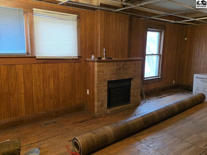 Property Photo: 539 E Ave B KS 67501