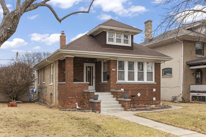 Property Photo:  630 Thomas Avenue  IL 60130 