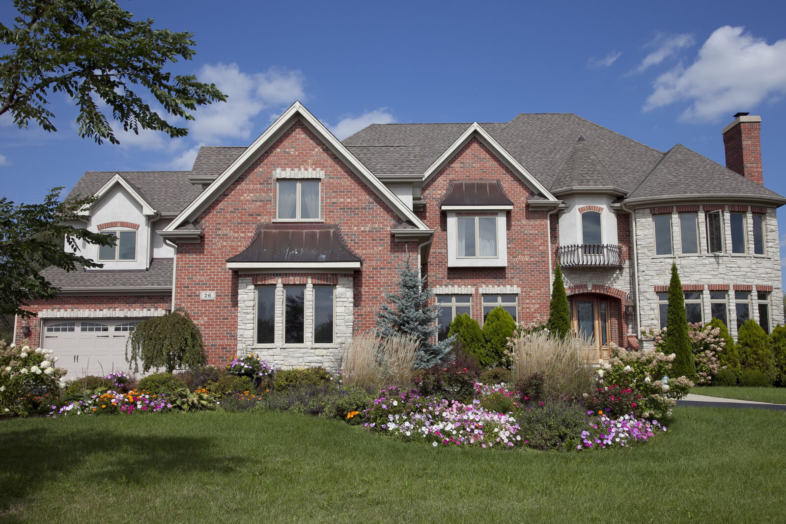 Property Photo: 26 E Peter Lane IL 60047