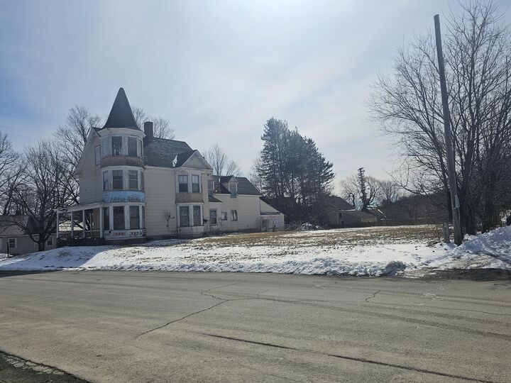 Property Photo:  13 Founders Street  ME 04765 