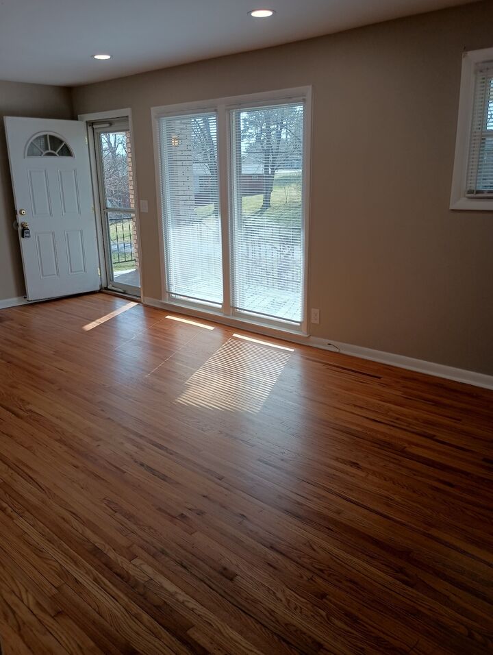 Property Photo:  204 Hazelwood Drive  TN 37075 