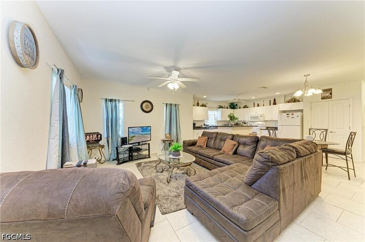 Property Photo: 315 Southland Road FL 34293