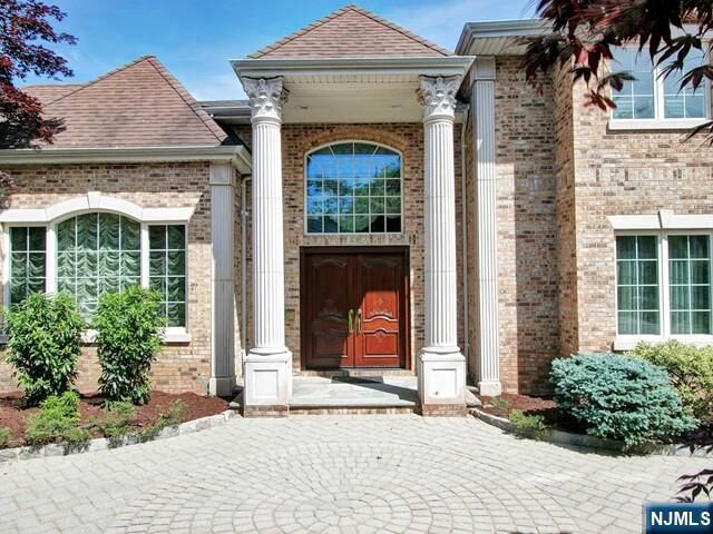 Property Photo:  27 Roberts Road  NJ 07632 