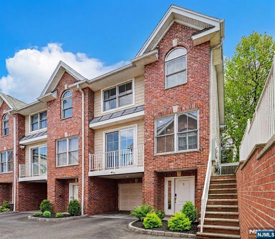 Property Photo:  422 Hillside Avenue 5  NJ 07650 