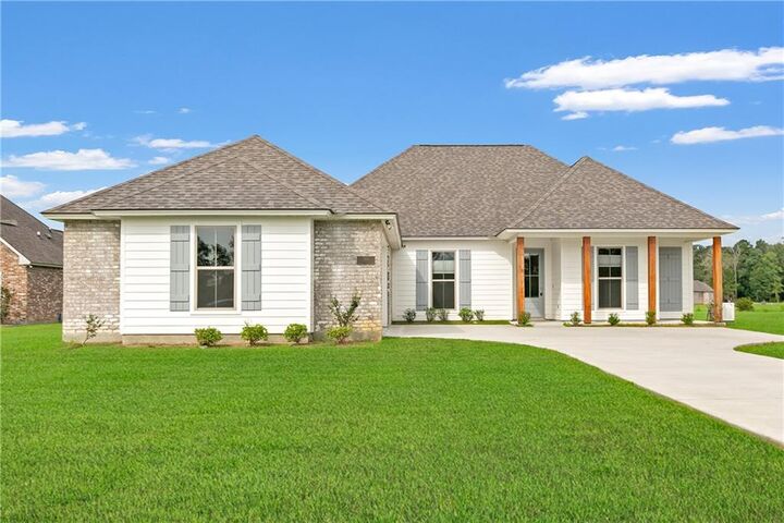 Property Photo: 31861 Redrick Drive LA 70785