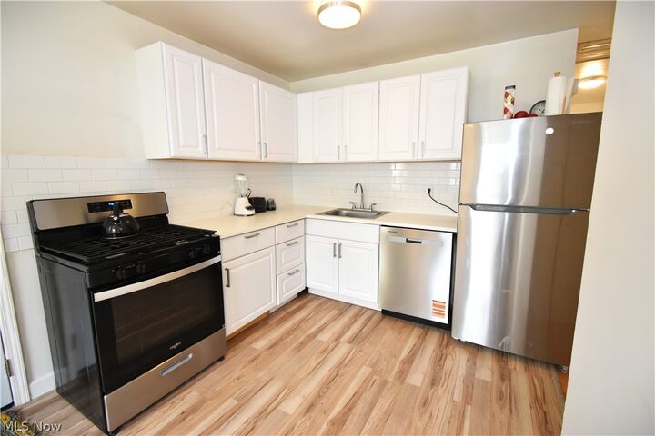 Property Photo: 3106 Northwest Boulevard NW OH 44485