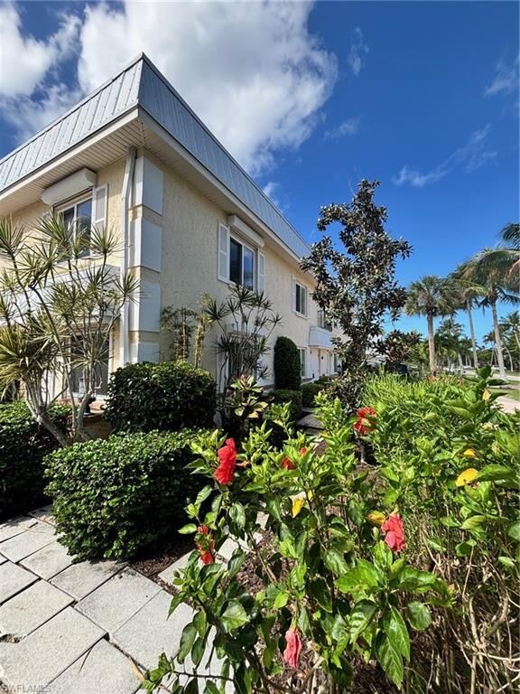 Property Photo:  296 4th Ave S 296  FL 34102 