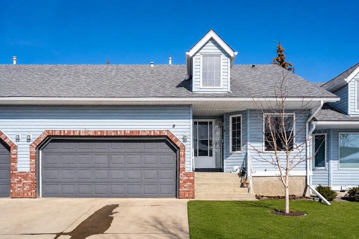 216 Valley Ridge Heights NW — photo 1