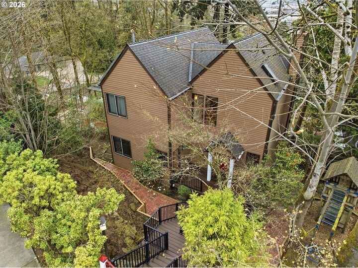 Property Photo:  2935 NW Thurman St  OR 97210 