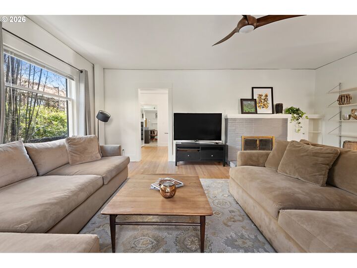 Property Photo:  7738 SW 31st Ave  OR 97219 