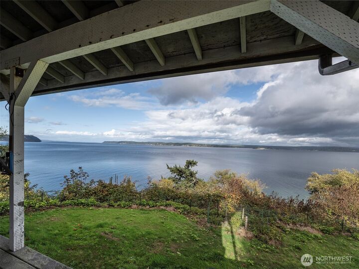 Property Photo:  26 E Port Gardner Dr  WA 98206 