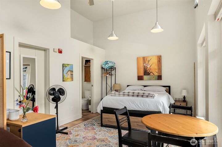 Property Photo:  1502 NW 52nd Street  WA 98107 