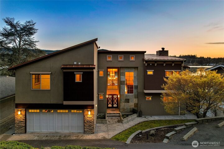 Property Photo:  2076  Dellesta Drive  WA 98226 