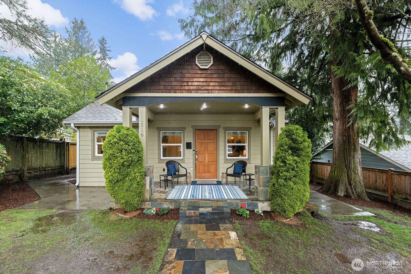 Property Photo: 1516 NE 96th Street WA 98115