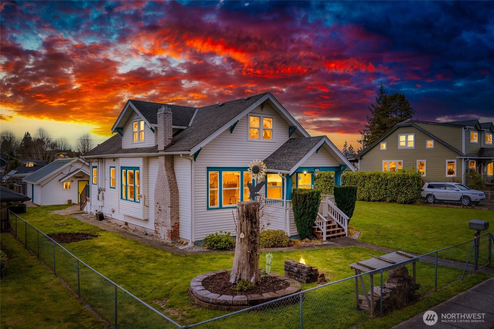 Property Photo: 1022 Oakes Avenue WA 98201