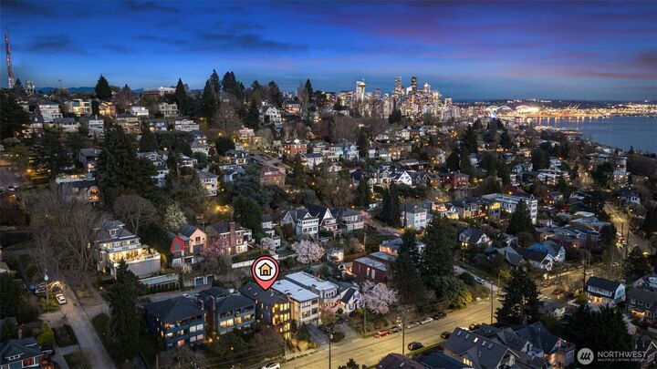 Property Photo:  1524  10th Avenue W  WA 98119 