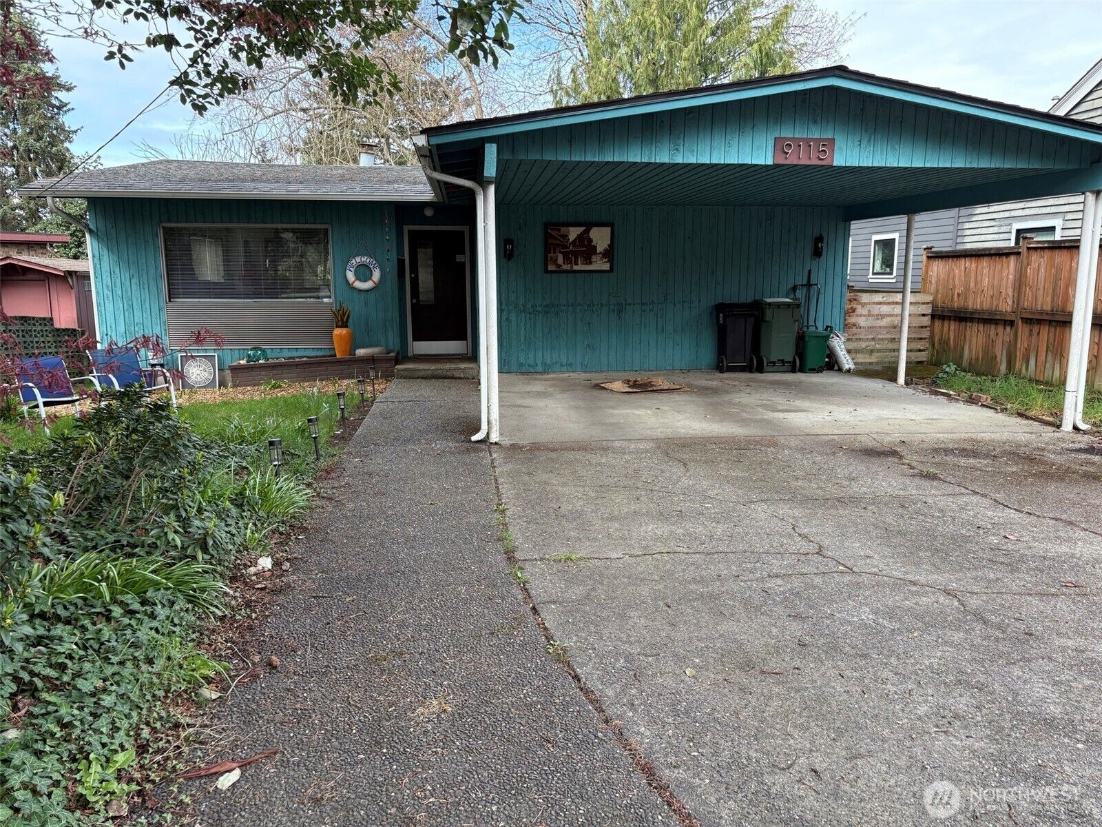 Property Photo:  9115  8th Avenue NE  WA 98115 