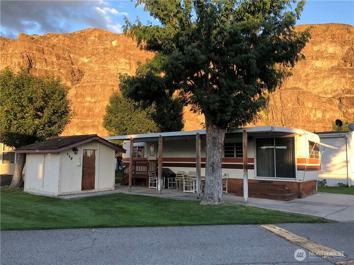 Property Photo:  8818  Crescent Bar Road NW 117  WA 98848 