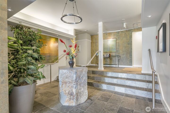 Property Photo:  732  11th Avenue E 202  WA 98102 