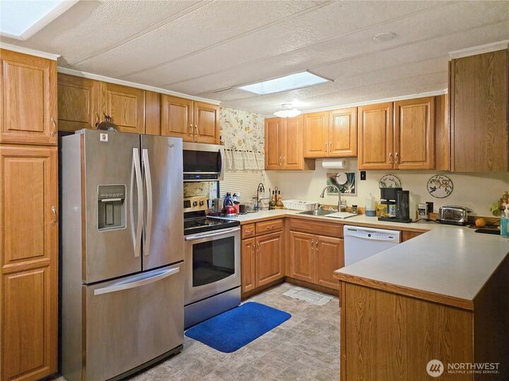 Property Photo: 201 Union Avenue SE 192 WA 98059