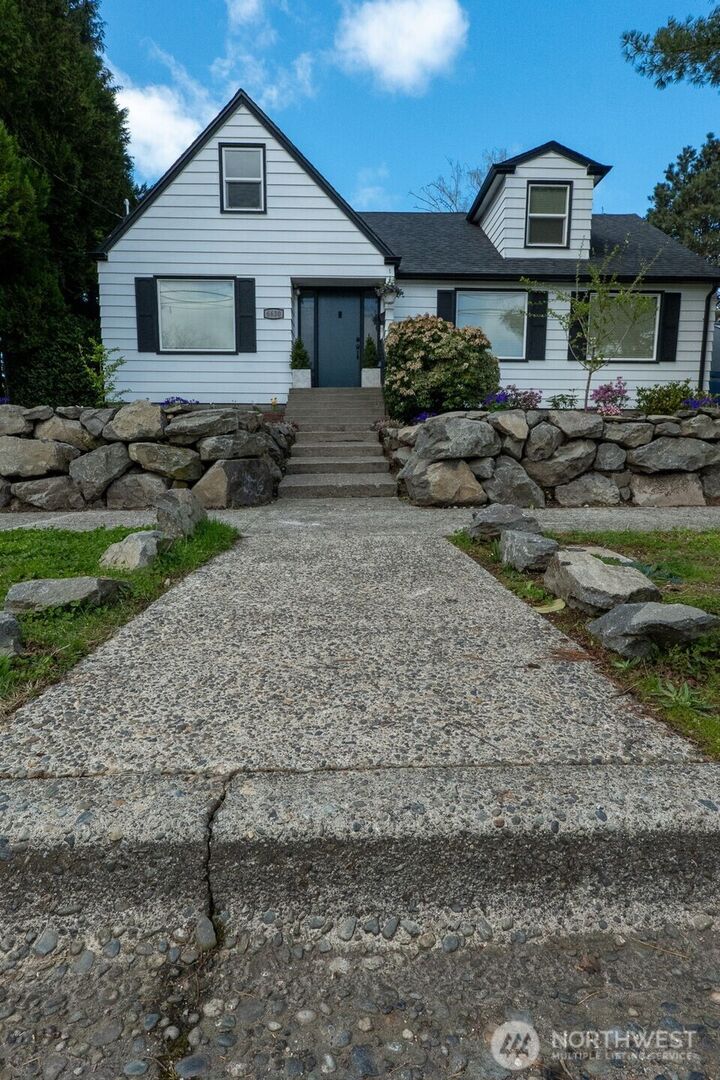 Property Photo:  6630 S Warner Street  WA 98409 