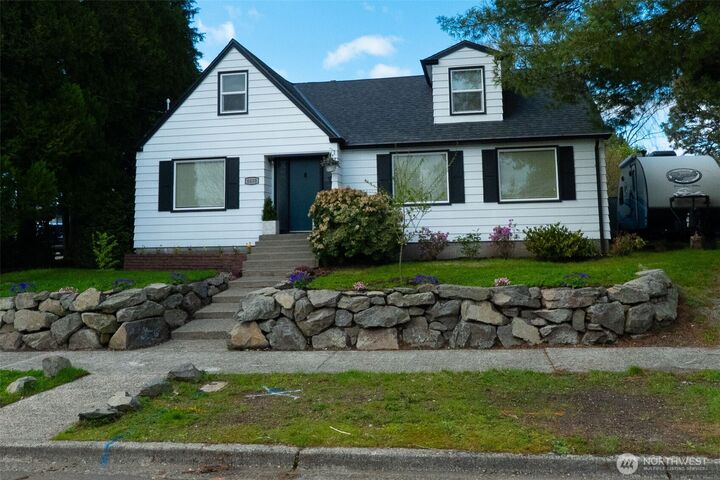 Property Photo:  6630 S Warner Street  WA 98409 