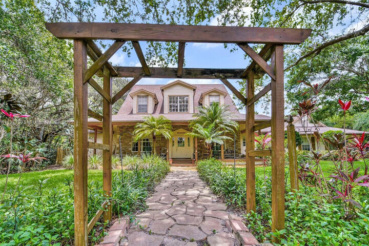 Property Photo: 14425 64th Court N FL 33470