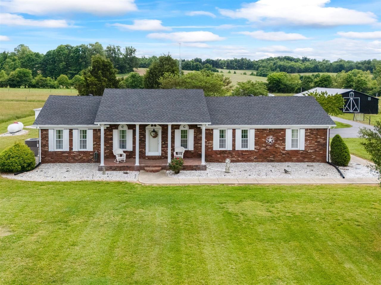 Property Photo: 3309 Anna Sandhill Road KY 42101