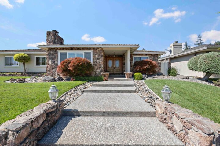 Property Photo: 1588 Robsheal Drive CA 95125