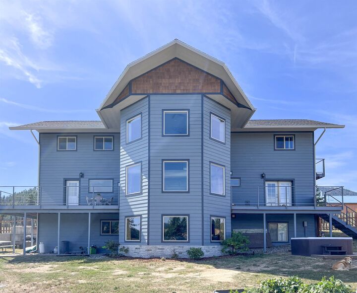 Property Photo:  719 Deer Meadow Way  WA 99141 