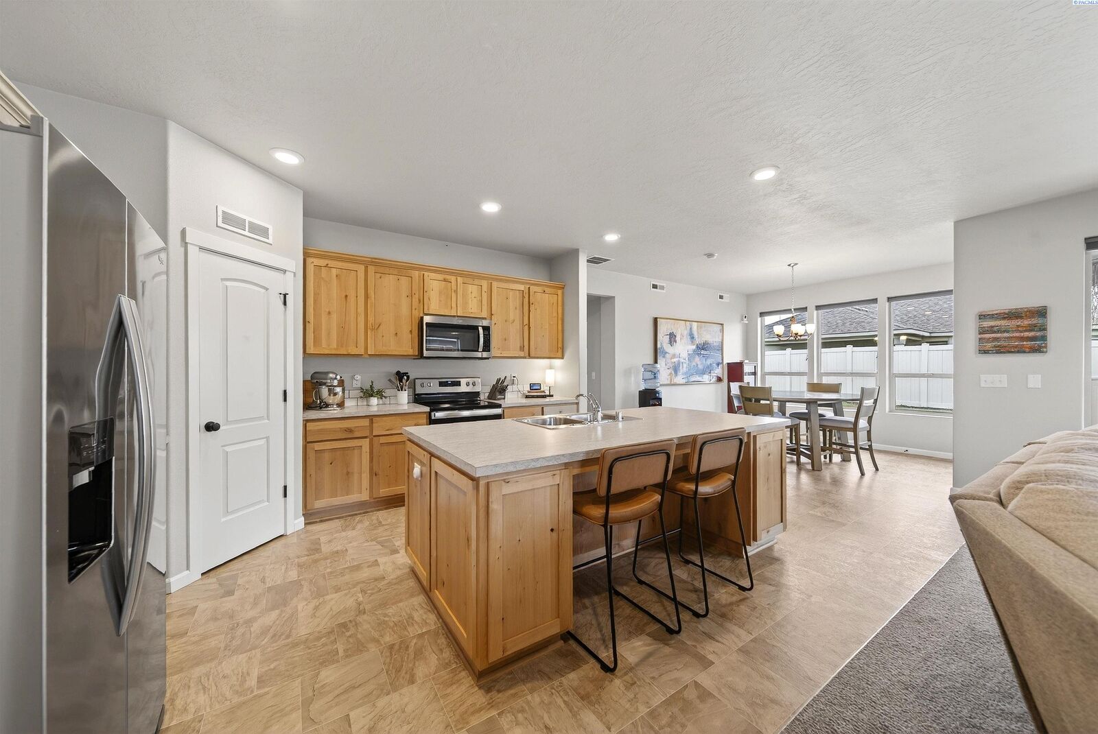 Property Photo:  1545 W 32nd Ave  WA 99337 