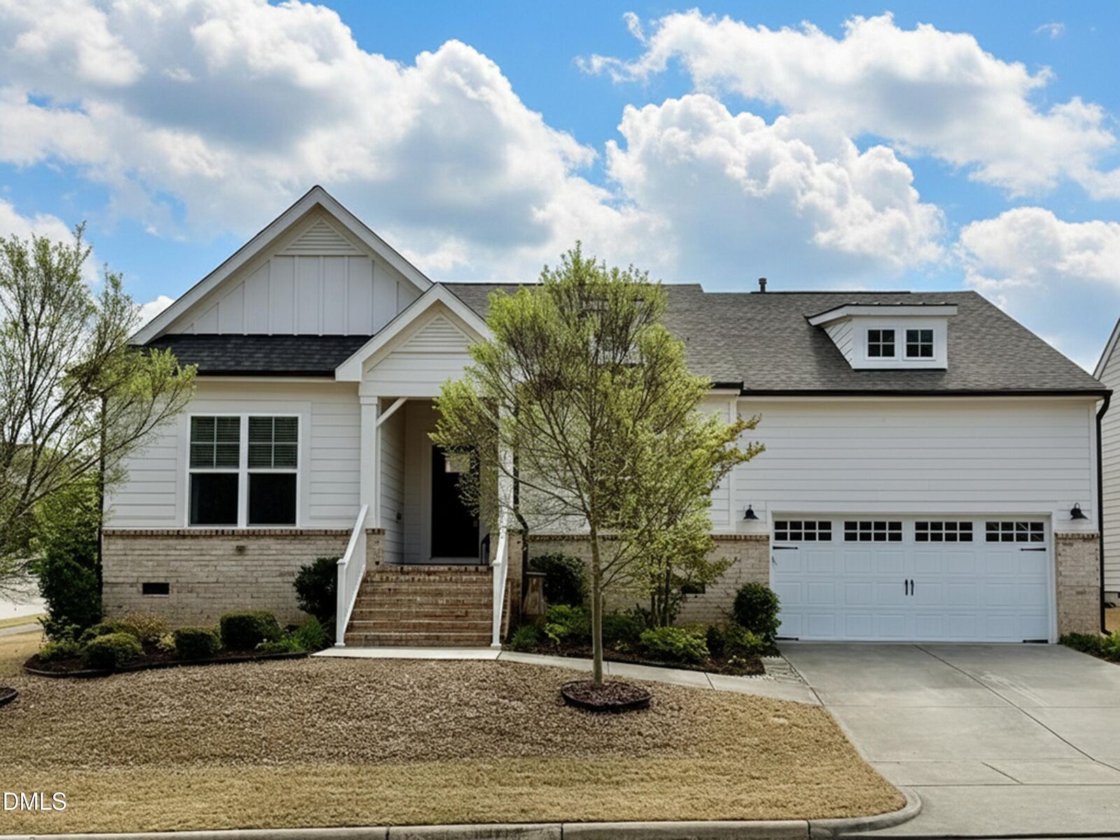 Property Photo: 236 Oakmere Drive NC 27513