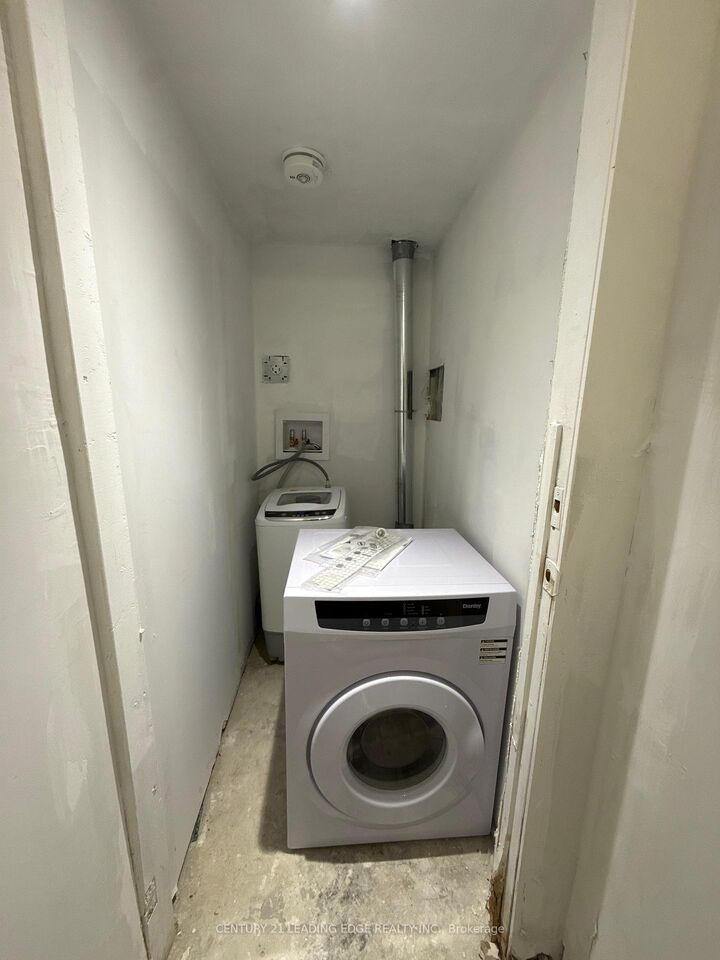 Property Photo: 957 Glen Street Lower ON L1J 3T9