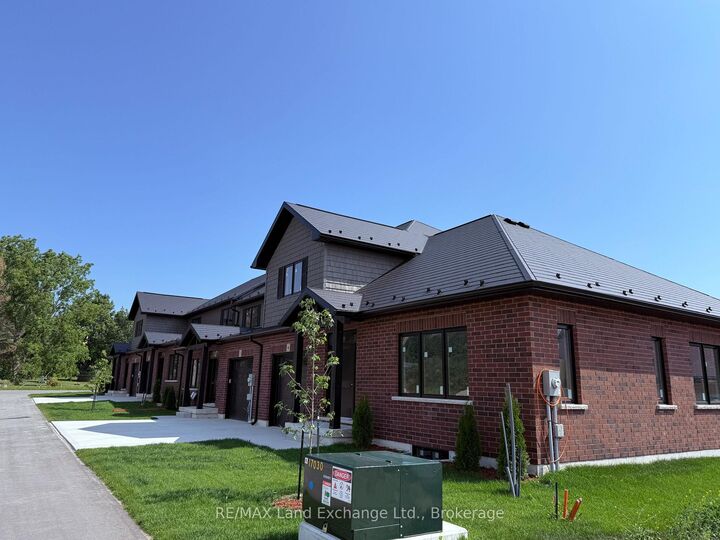 Property Photo: 8 Golf Links Road Unit 4 ON N2Z 0G1