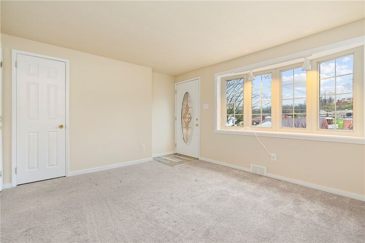 Property Photo:  431 Torwood Ln  PA 15236 