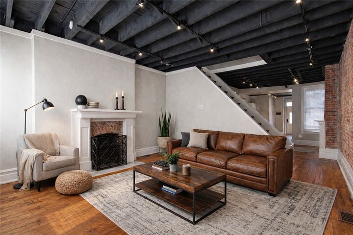 Property Photo:  27 Wabash Street  PA 15220 