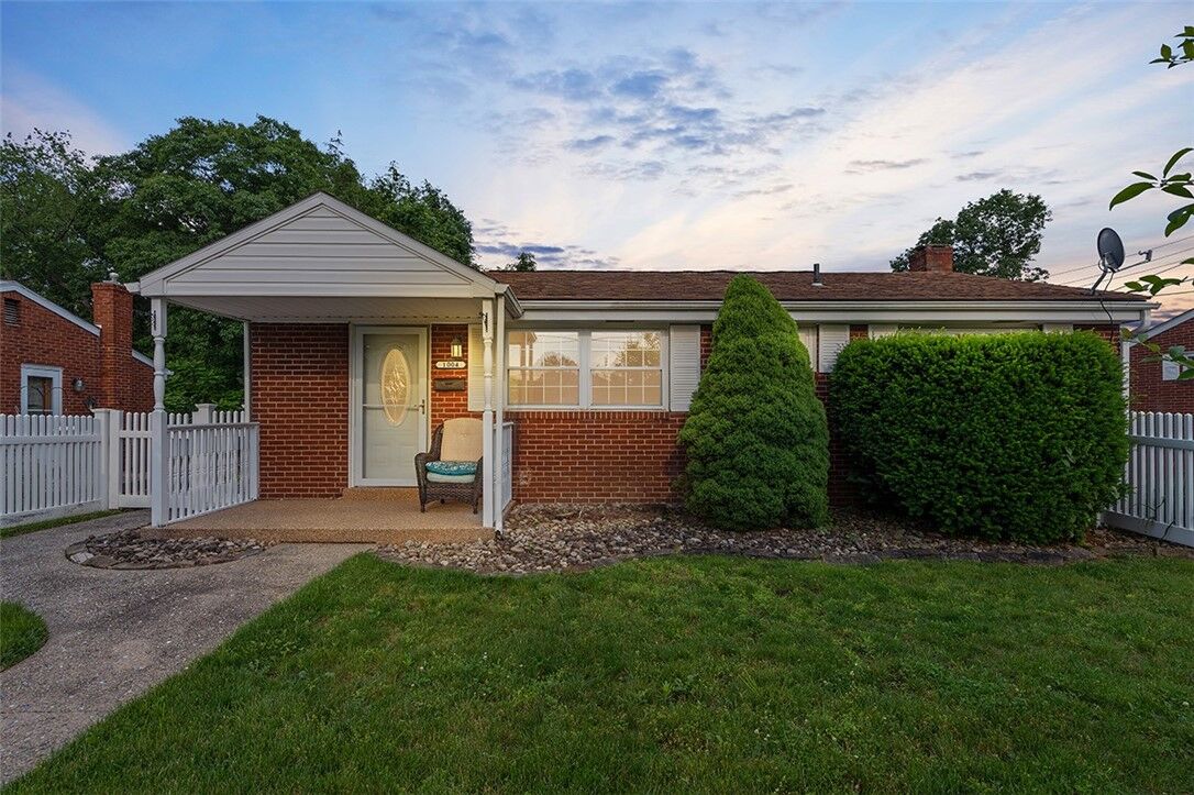 Property Photo: 1004 Collins Ave PA 15005