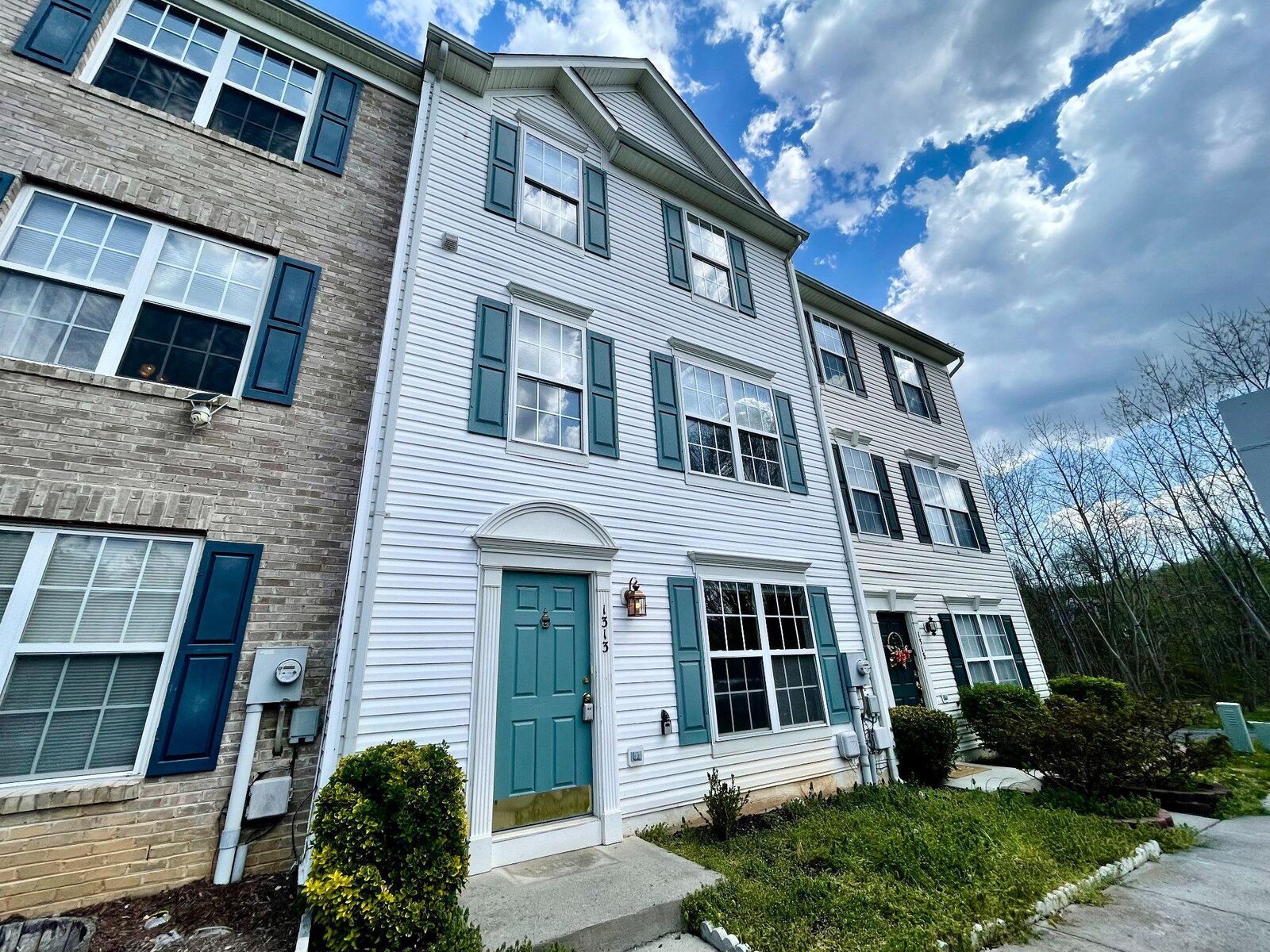 Property Photo:  1313 Pendleton Lane  VA 22657 