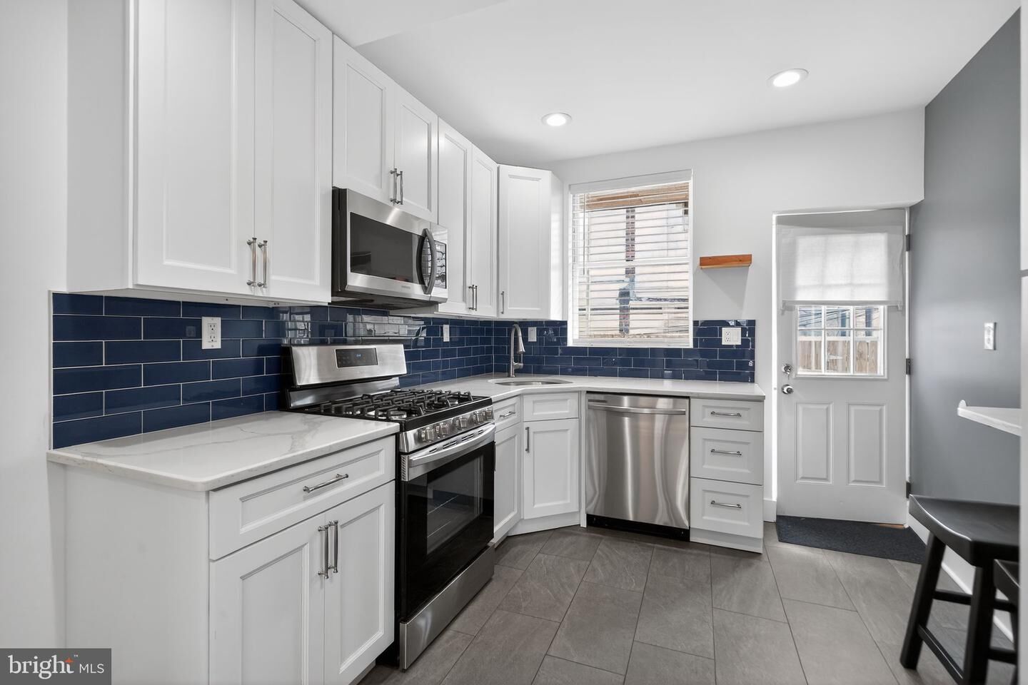 Property Photo:  2627 S Camac Street  PA 19148 