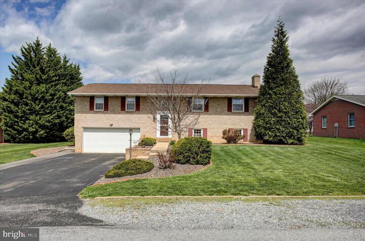 Property Photo:  160 East Side Drive  PA 17225 