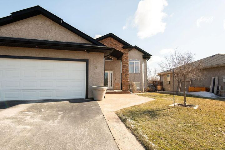 Photo de la propriété:  8 Creekside Place  MB R5G 0A4 