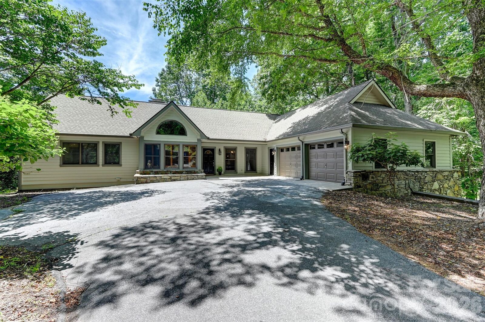 Property Photo:  109 Chattooga Run  NC 28739 