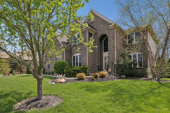 Property Photo: 431 Trailview Court OH 45244