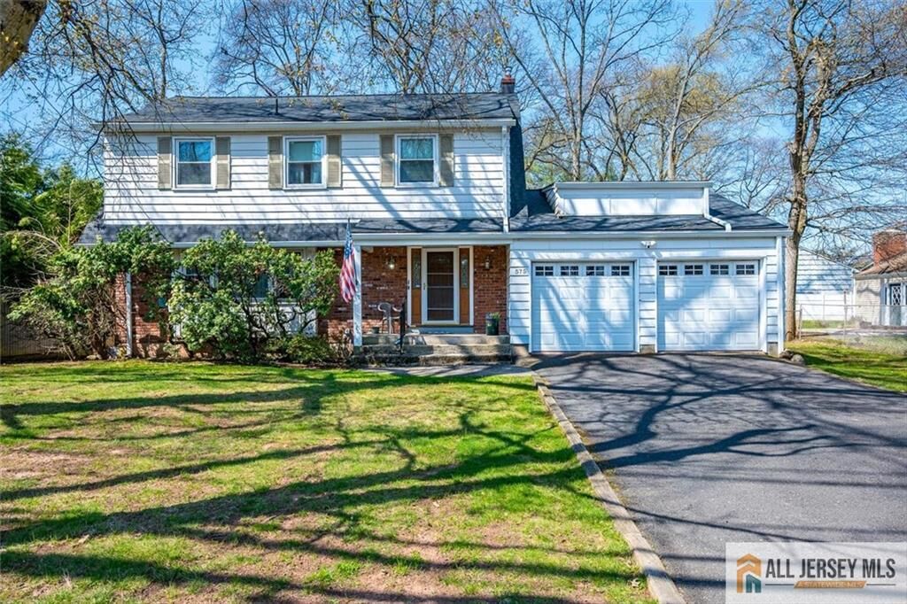 Property Photo:  575 Grove Avenue  NJ 08820 