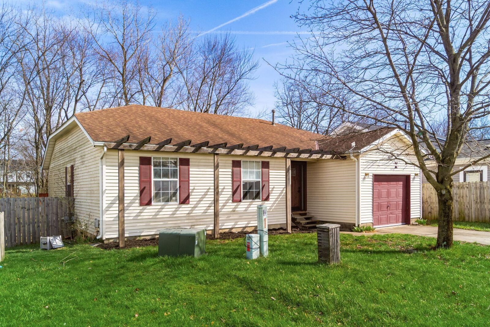 Property Photo: 1650 Westbrook Drive OH 43223