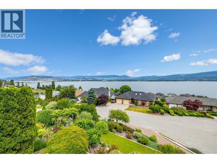 Property Photo: 570 Casa Grande Drive BC V1Z 3M4