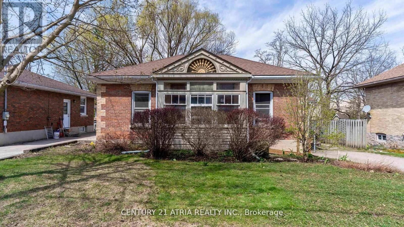 Property Photo:  130 Wellington Street South  ON N4X 1A6 
